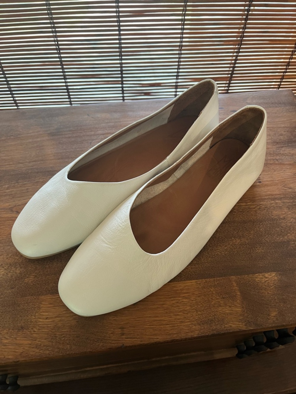 Miz Mooz Flats size 39 is 8.5